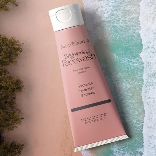 Product details of Aura Glance Brightening Facewash 70ml | Deep Cleaning, Hydrating | Antioxidant Face Wash for All Skin Types | Removes Impurities | face wash | use in personal care |